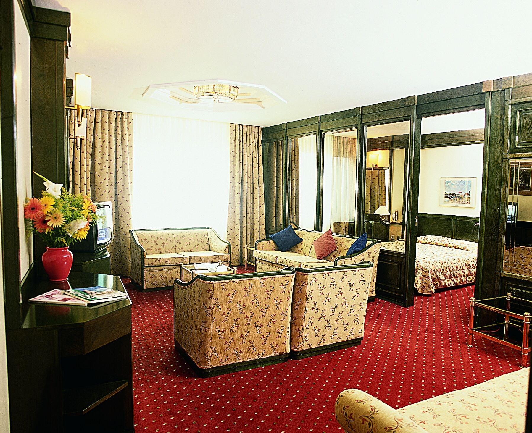 Истанбул Роял отель. Istanbul Royal Hotel 4. Delta Hotel Istanbul 4* (Лалели). Kalyon Hotel 4* (Султанахмет.